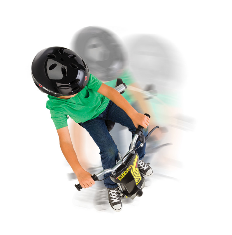 Barn driftar på Razor PowerRider 360